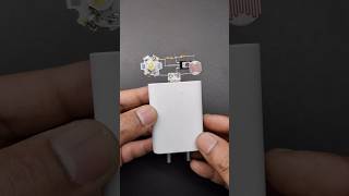 Automatic on off USB light circuit