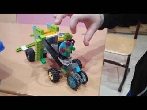 Робот из набора WeDo 2.0