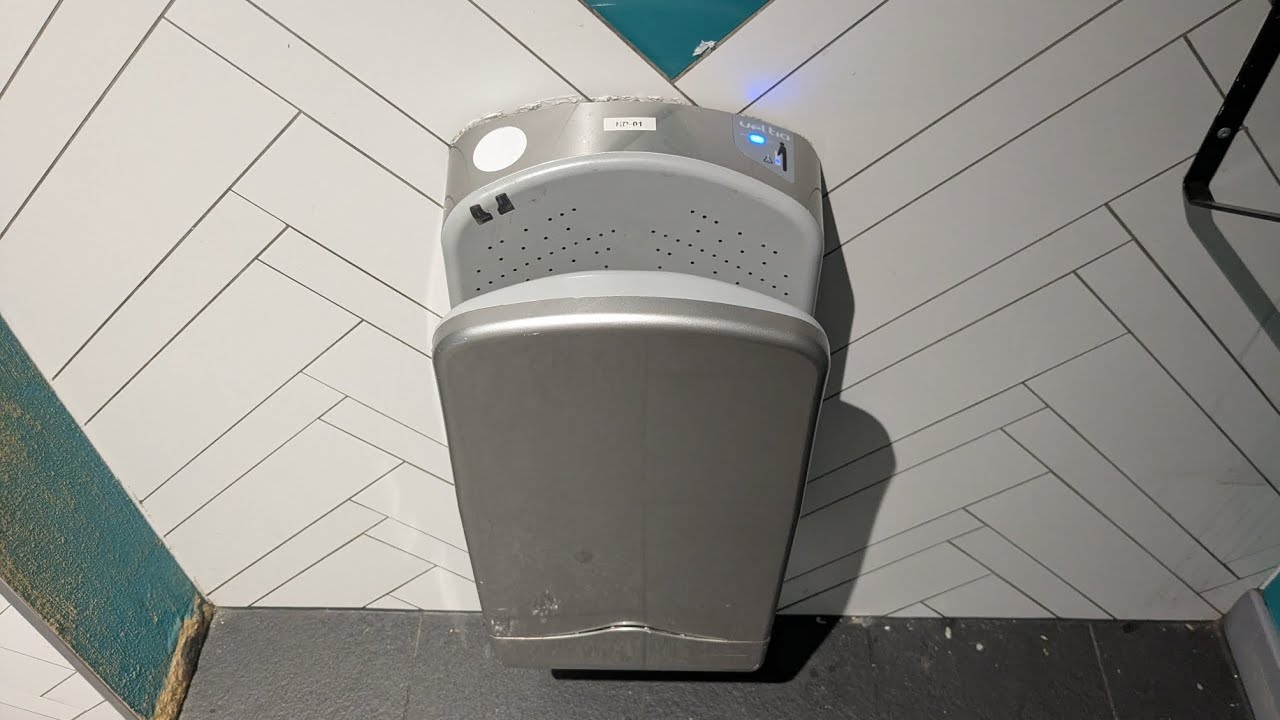 Veltia V7 300 @ Liverpool John Lennon Airport Departures, Check-in ♿