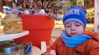 Funny kids video Channel mamin Risha TV Детская площадка Магазин сладостей Елка с подарками