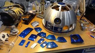 Inside the dome: R2-D2 emergency repair