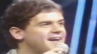 Video voorbeeld van "Cazuza - Codinome Beija-Flor (Um Toque de Classe, 1986)"