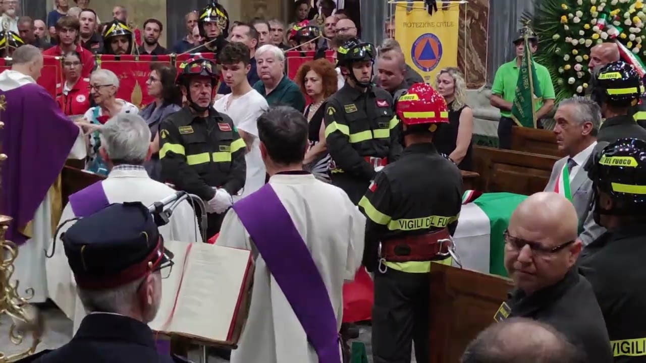 CUORGNE' - Il funerale del vigile del fuoco Massimo Viglierco