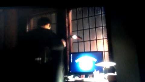 The flash 1x01 barry allen is struck by lightning