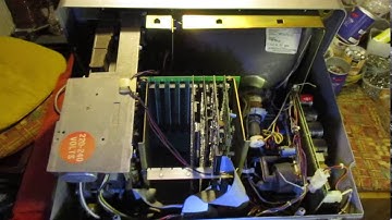 Inside RADIO SHACK TANDY TRS-80 MODEL II vintage Computer