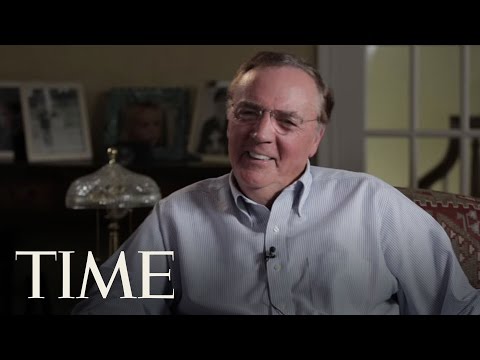 Video: James Patterson Čistá hodnota: Wiki, ženatý, rodina, svatba, plat, sourozenci