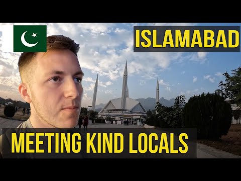 Foreigners Visit Pakistans Largest Mosque