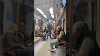 Ультрасовременное и чистое Московское метро, посмотри! А почему в США не так?