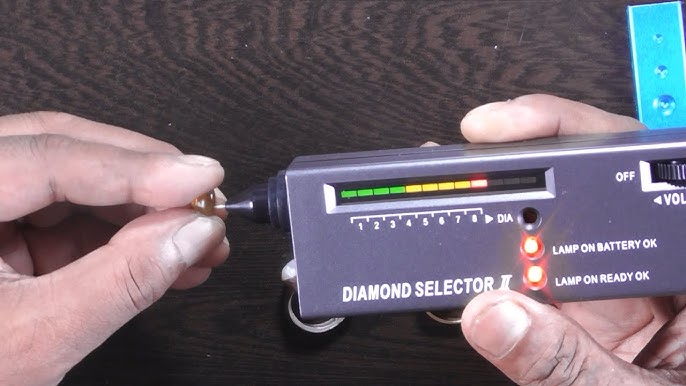 Diamond Tester Pen, High Accuracy Dimond Test Pen Diamond Selector Gold Testing Kit Professional Jeweler Diamond Tester Tool for Novice and Expert