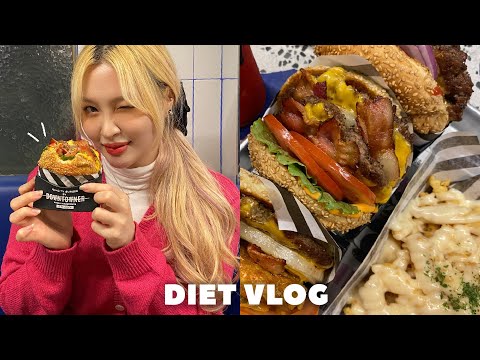 DIET VLOG I can&rsquo;t just eat chicken breast!🍔😋