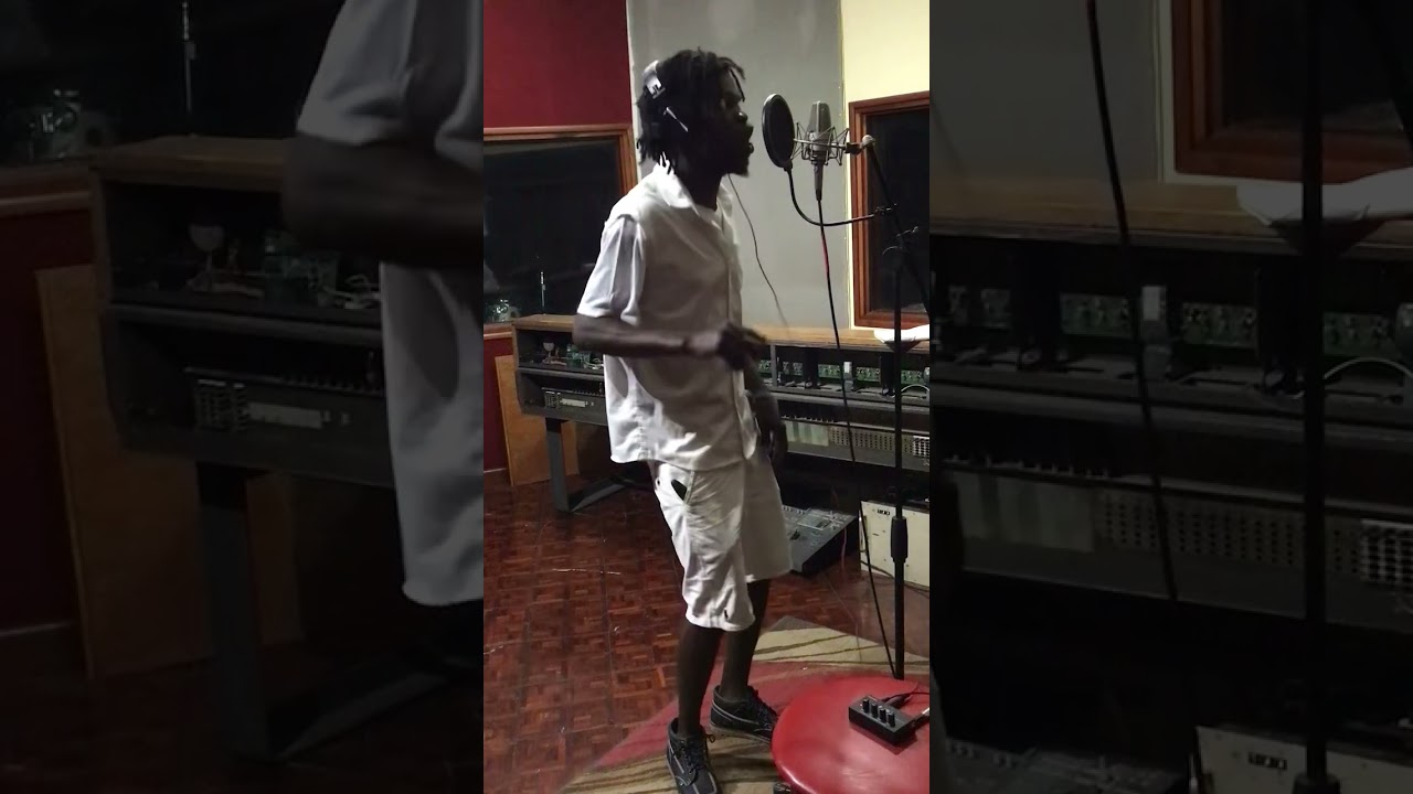 Rasmdz at mixing lab studio