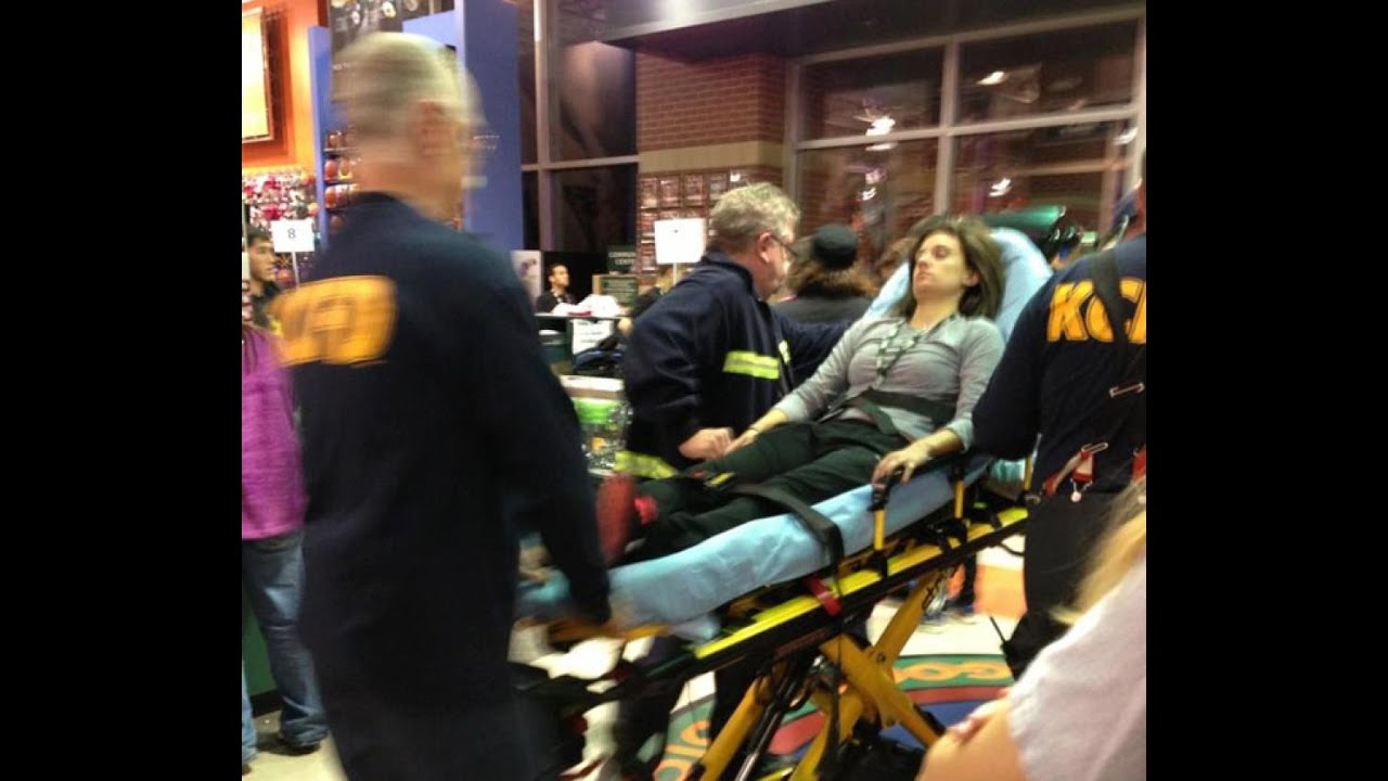 Two Holiday Shoppers Stabbed At Mall of America