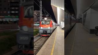 ЭП20-016 проезжает станцию Крюково (снято 5 октября) #эп20 #невский #крюково #пролёт #вайб