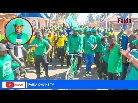 KATANI AHMAD KATANI AFUATA FOMU YA UBUNGE TANDAHIMBA AKIWA KWENYE BAISKELI APOKELEWA KWA KISHINDO