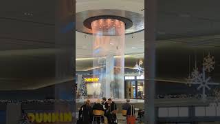 LaGuardia airport fountain