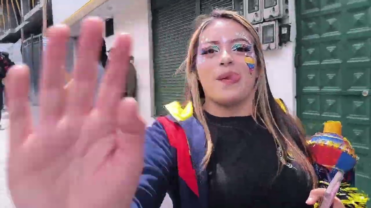 Desfile FEB Martha Bucaran de Roldós. Quito-Ecuador 