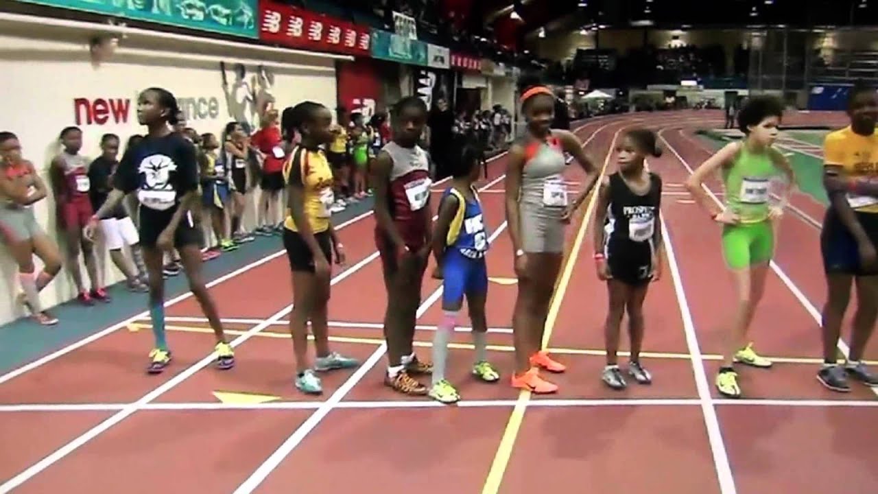 NYRR Athletic Club Girls 4x200m Relay YouTube