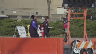 TSA workers still unpaid during shutdown push Congress for funding deal