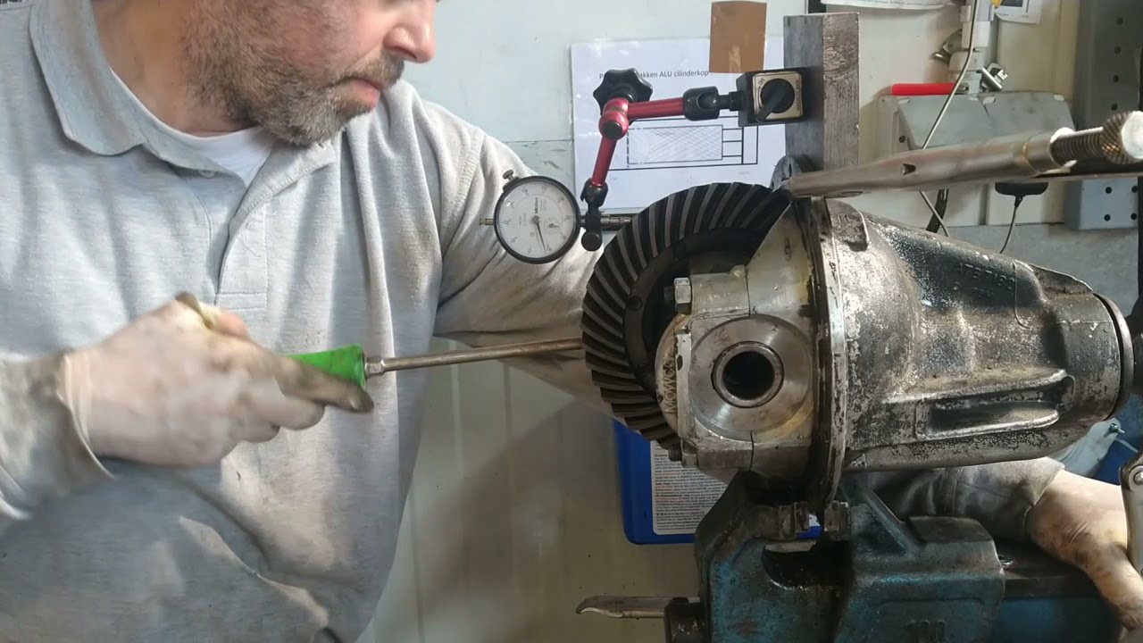 part 2 - MGB banjo axle overhaul : using fake bearings to determine shims_So Oldt