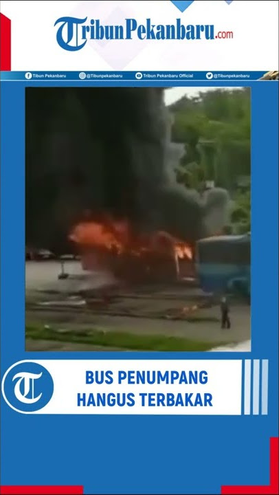 Detik-Detik Bus AKAP Hangus Terbakar di Terminal Pulogebang