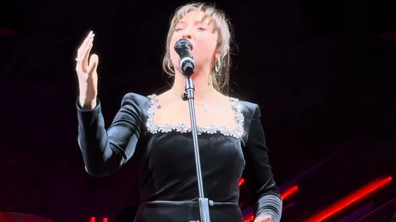 Sydnie Christmas My Way Live in NYC - YouTube