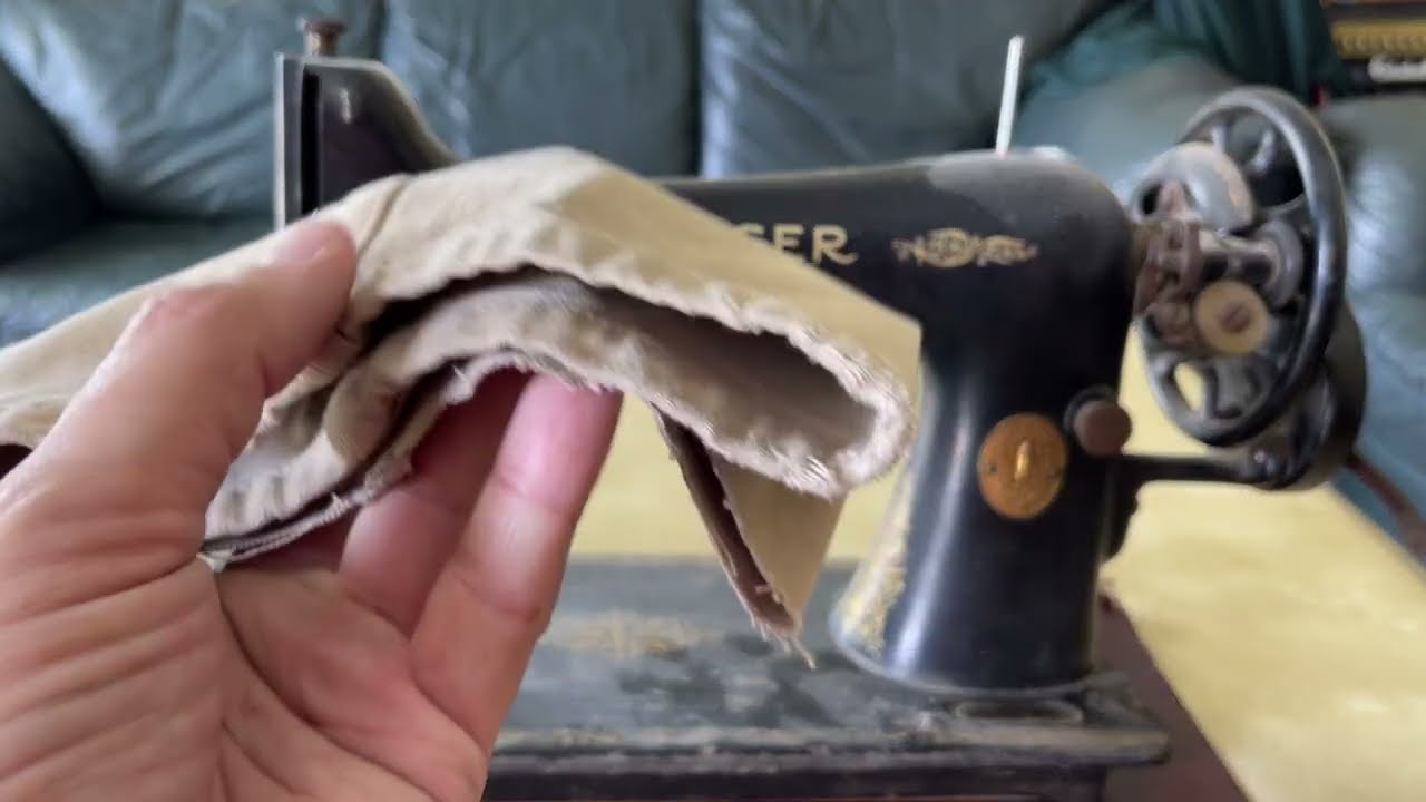 ПЕРЕПРОДАНО! Могут ли старинные швейные машинки шить что угодно? Они промышленные? Нет, даже близ...