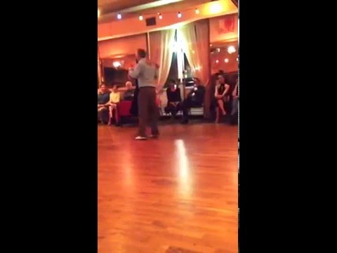 Mirta Tiseyra y Carlos Alberti en La bruja. Amsterdam