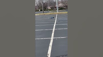 Limitless 8s spektrum build roasting tires …couldn’t blast so let’s bash! 62mph burning tires !