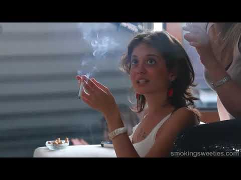 girl smoking 🚬🚬🚬