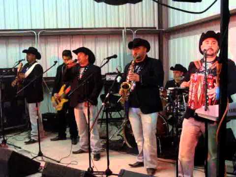 LOS MEKANICOS DE LA MUSICA NORTENA EN VIVO LAS NIE...