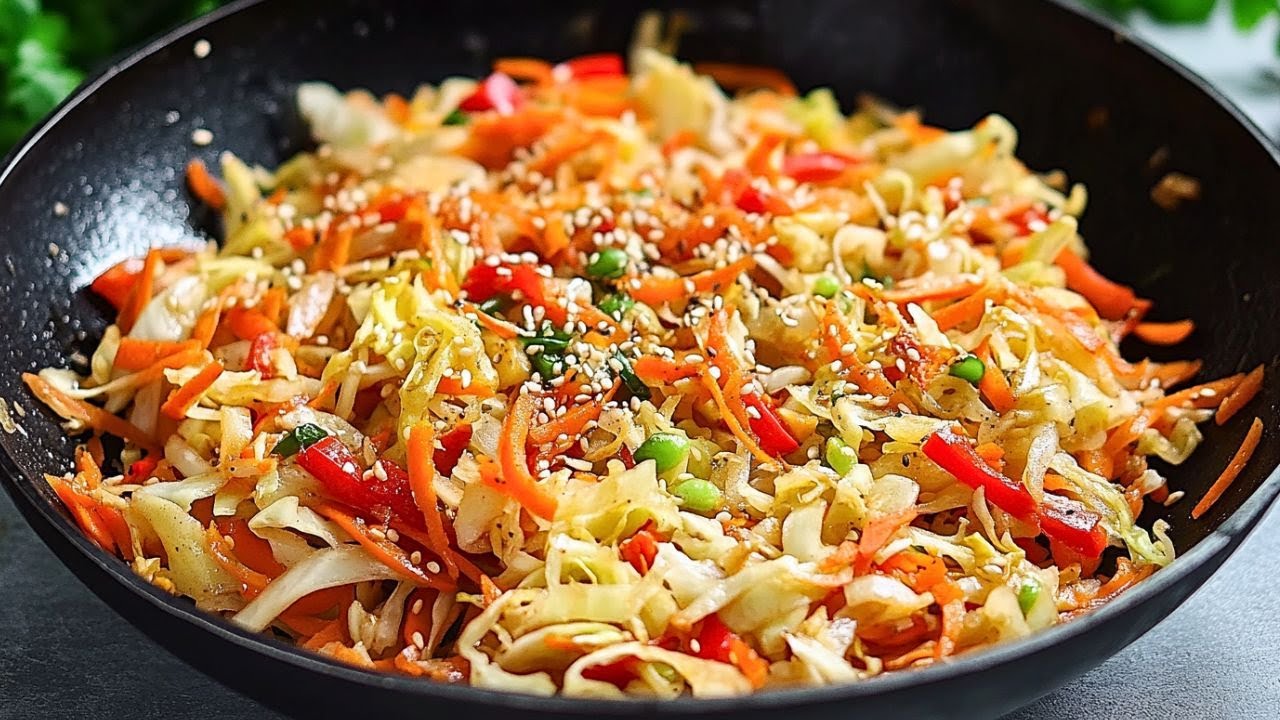 Идеальная жареная пекинская капуста с макаронами за 15 мин — так просто и так вкусно, веганская