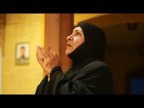 فريق حفظ الامانة مع الفنانة القديرة عواطف السلمان