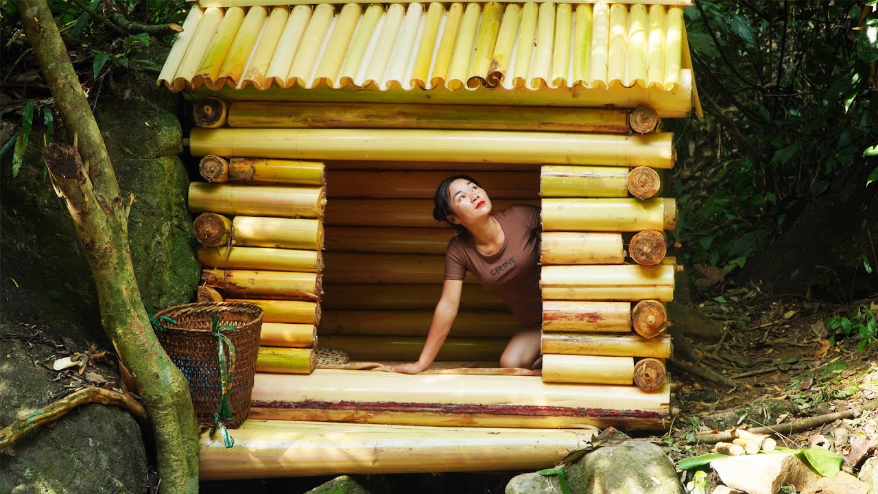 Alone Girl Build House With Banana Tree In Jungle / Survival ...