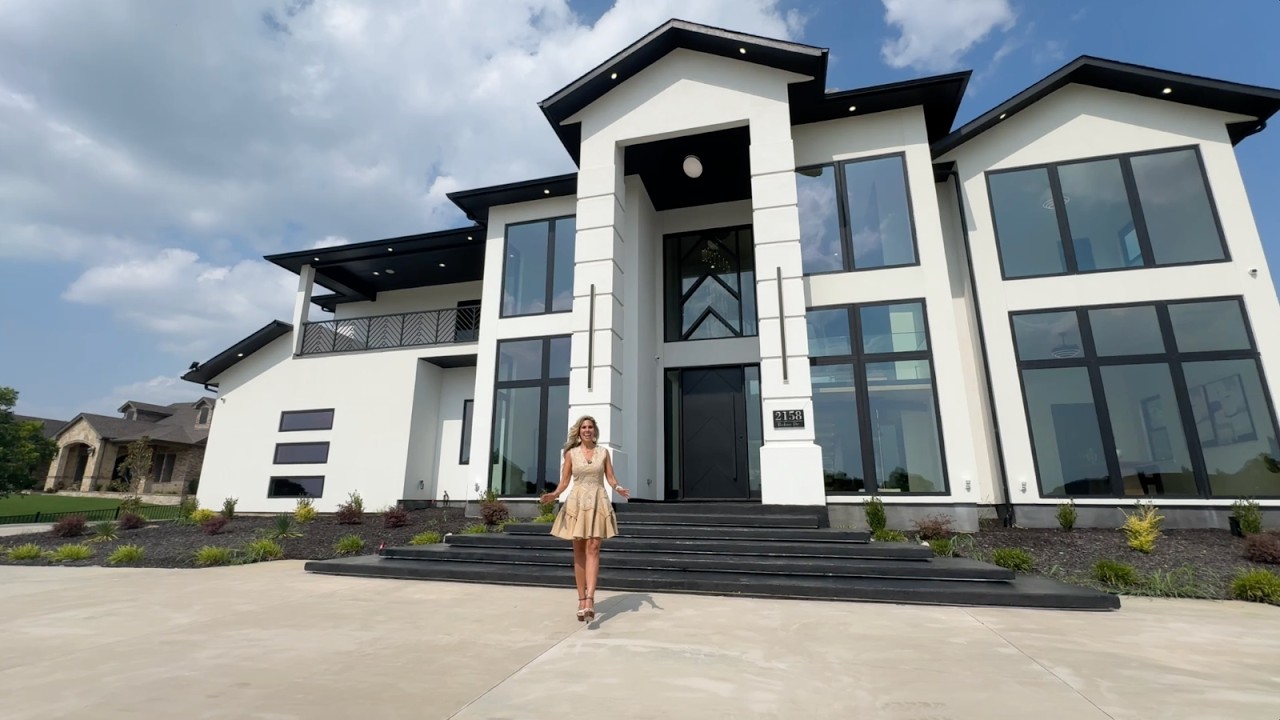 $2M Modern Mansion on 1 Acre With 180° Views Near Dallas | Cedar Hill Luxury Home Tour
