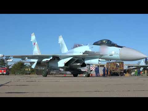 Il poderoso caccia multiruolo russo Su-35 Flanker-E in azione sui cieli dell'Ucraina