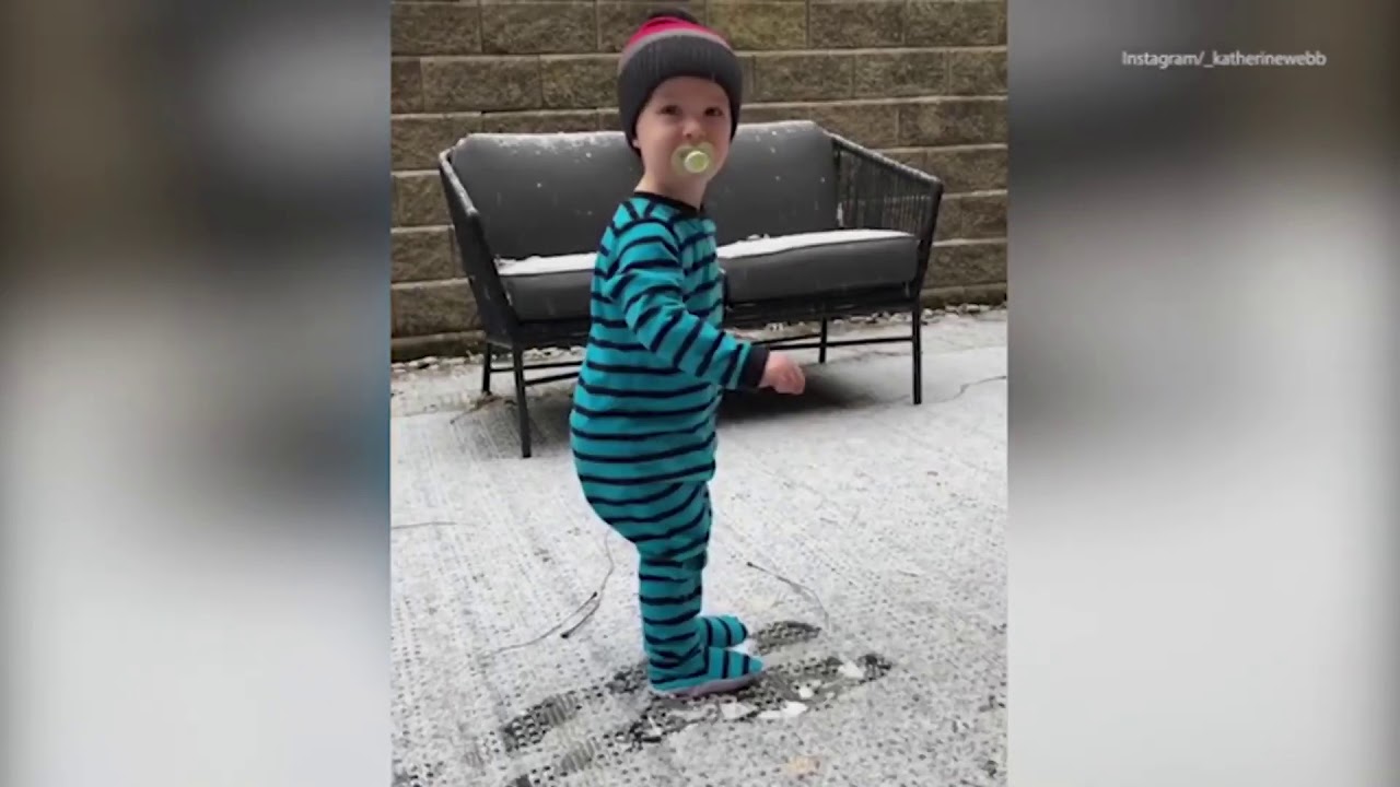 Katherine Webb's son Tripp sees snow for the first time    Online