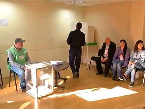 სასჯელაღსრულების სამინისტროს პენიტენციურ დაწესებულებებში ხმის მიცემის პროცესი  მიმდინარეობს