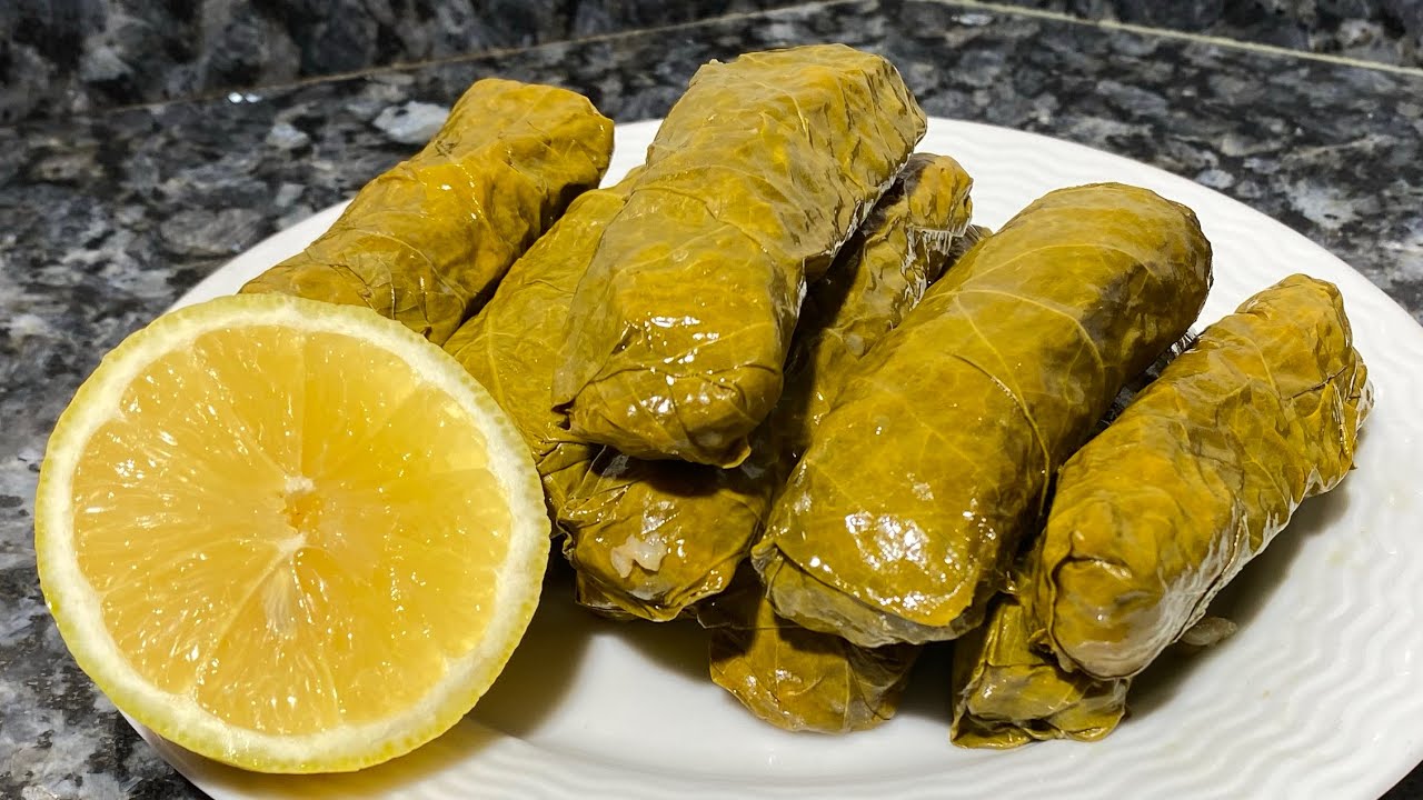 Ντολμαδάκια Γιαλαντζί με Αμπελόφυλλα: Συνταγή της Ελληνικής παραδοσιακής κουζίνας για σαρμαδάκια!