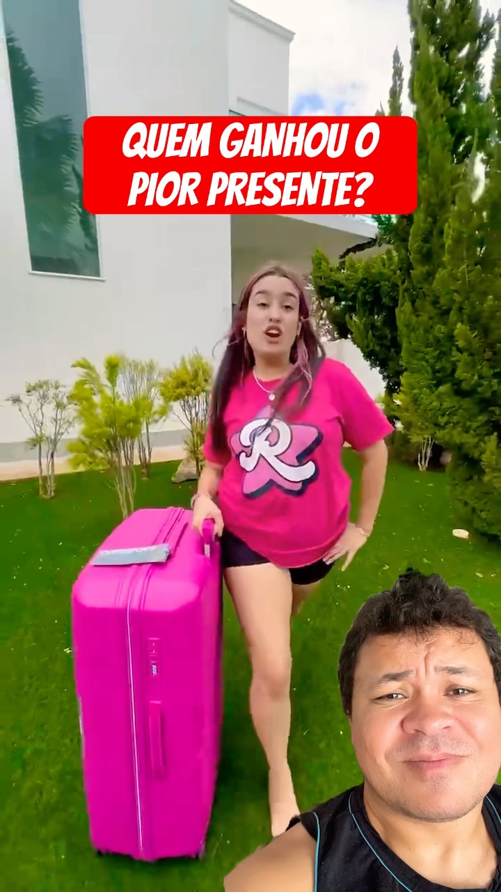 QUEM GANHOU O PIOR PRESENTE? ? #mayumigames #emillyvickof #amigooculto