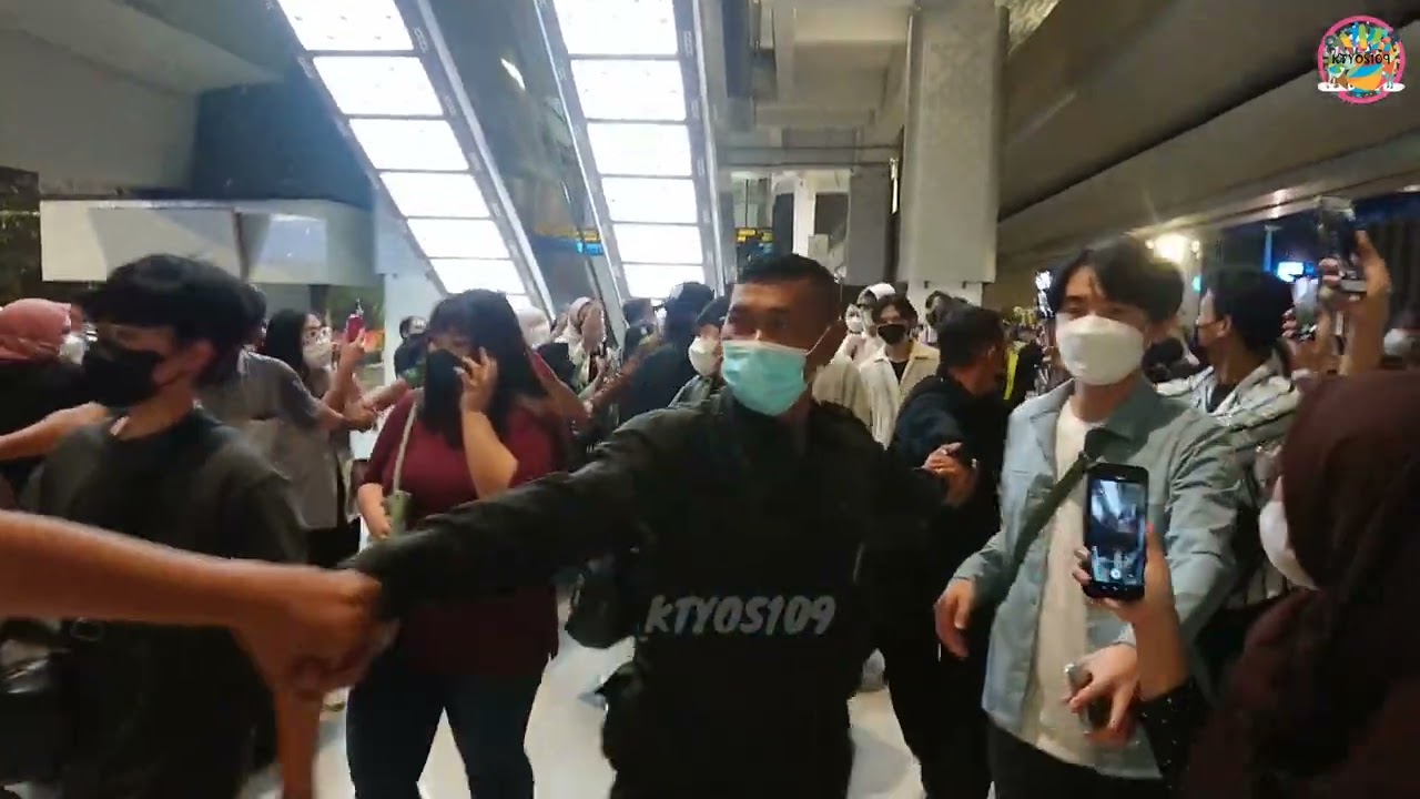 220915 Ateez at CGK Airport Indonesia