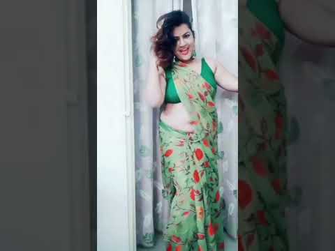 Desi bhabhi🥰 beautiful😍 chubby bubbly navel😜 dance😜 Don't Miss