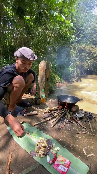 memasak dipinggir kali