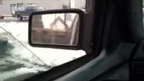 Kicker L7 flexing hard