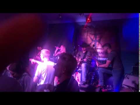 Kali Indiana Covers Sweet Child of Mine by Guns N' Roses at Corner Bar