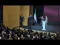 لحظة دخول سيادة رئيس احمد الشرع وعقيلته السيده لطيفه دروبي 