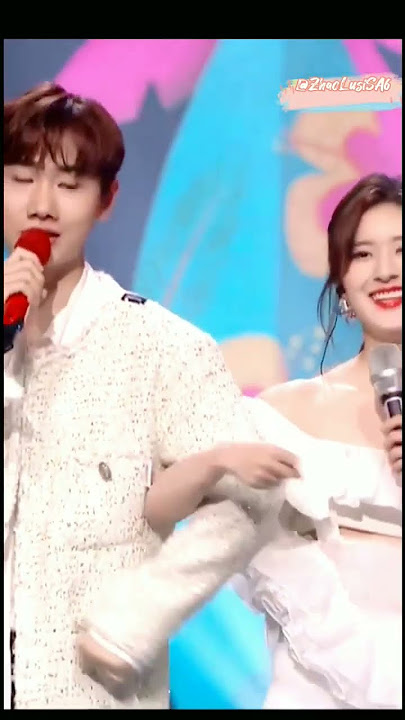Zhao Lusi & Silence Wang finally gave the heart shape by hand ❤😁️ #zhaolusi #silencewang