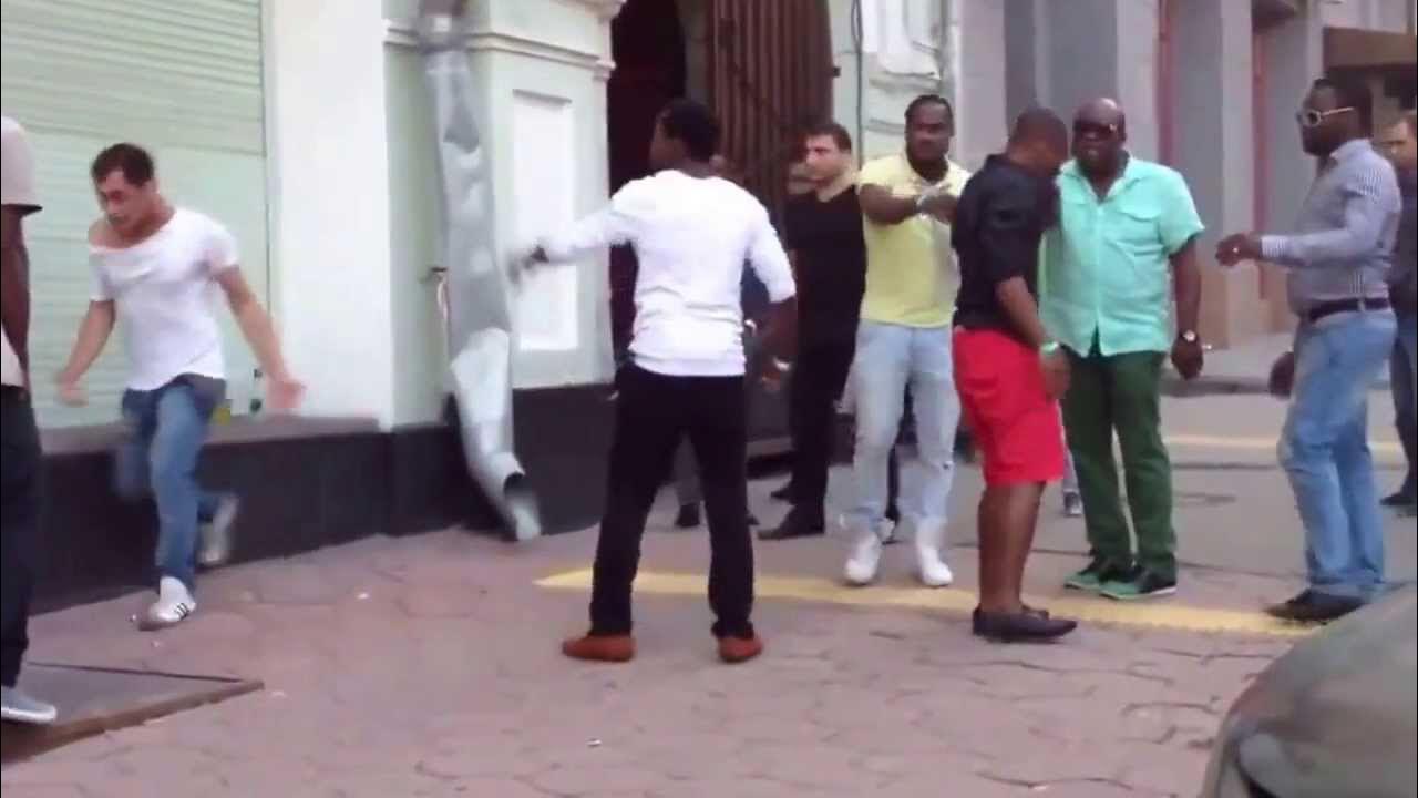 нигерская прическа для бурят. в ближнем азии избивают негра. таджичка неграми. негр узбек. индус альбинос.