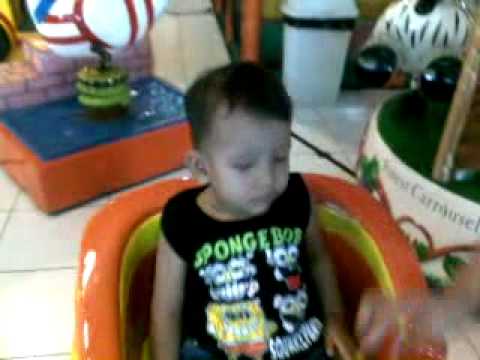 ariel vs bunga citra (mirip doang)