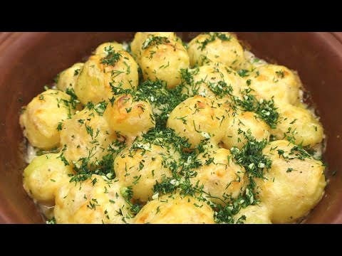 Молодой картофель в духовке под сметанным соусом - бюджетный вариант для праздничного стола