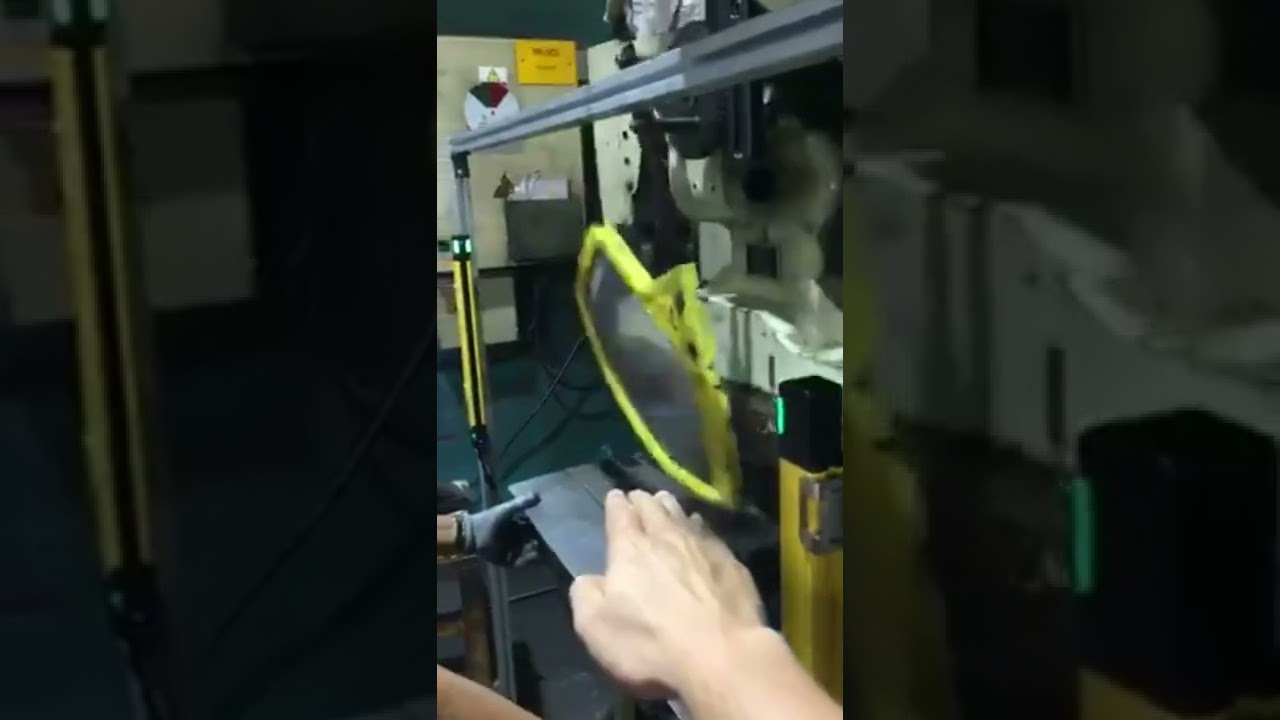 Safety Guard and Interlock System - Tấm Chắn Văng Băn và Hệ Thống Khóa Liên Động 